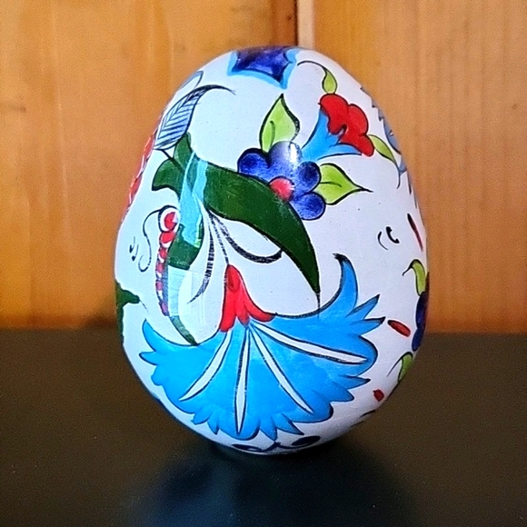 TURKISH IZNIK DESIGN CERAMIC EGG - Picture 1 of 5